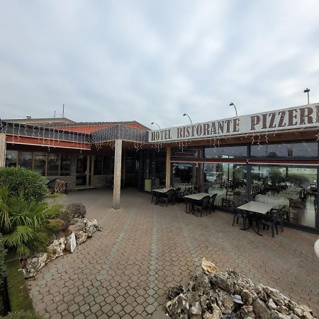 New Napoleonico Hotel Bondeno Exterior photo